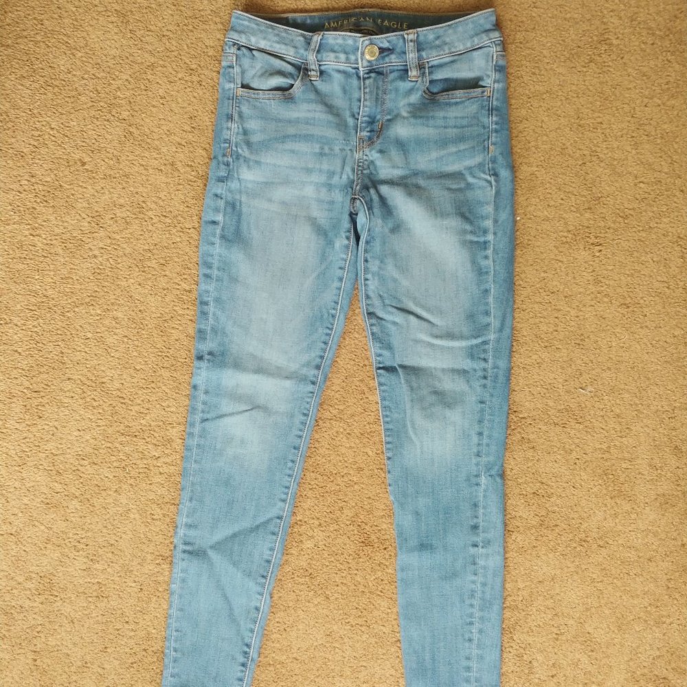 American Eagle blue jeans